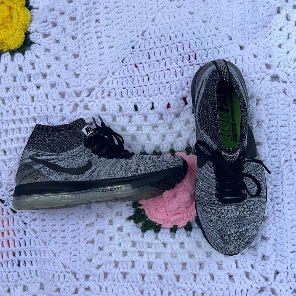 High Top Nike Zoom Flyknit Tennis Shoes